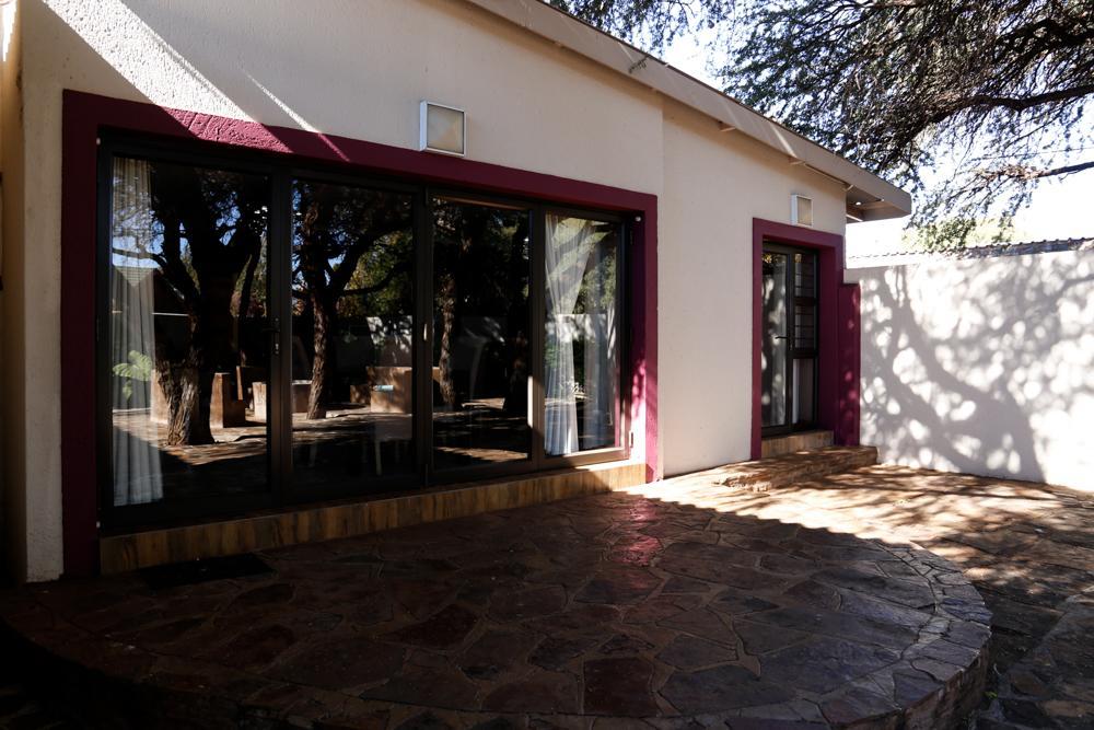 The Hedge Guesthouse Куруман Экстерьер фото