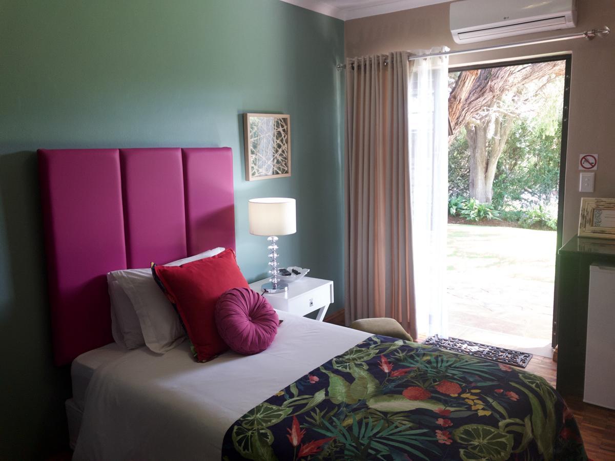 The Hedge Guesthouse Куруман Экстерьер фото
